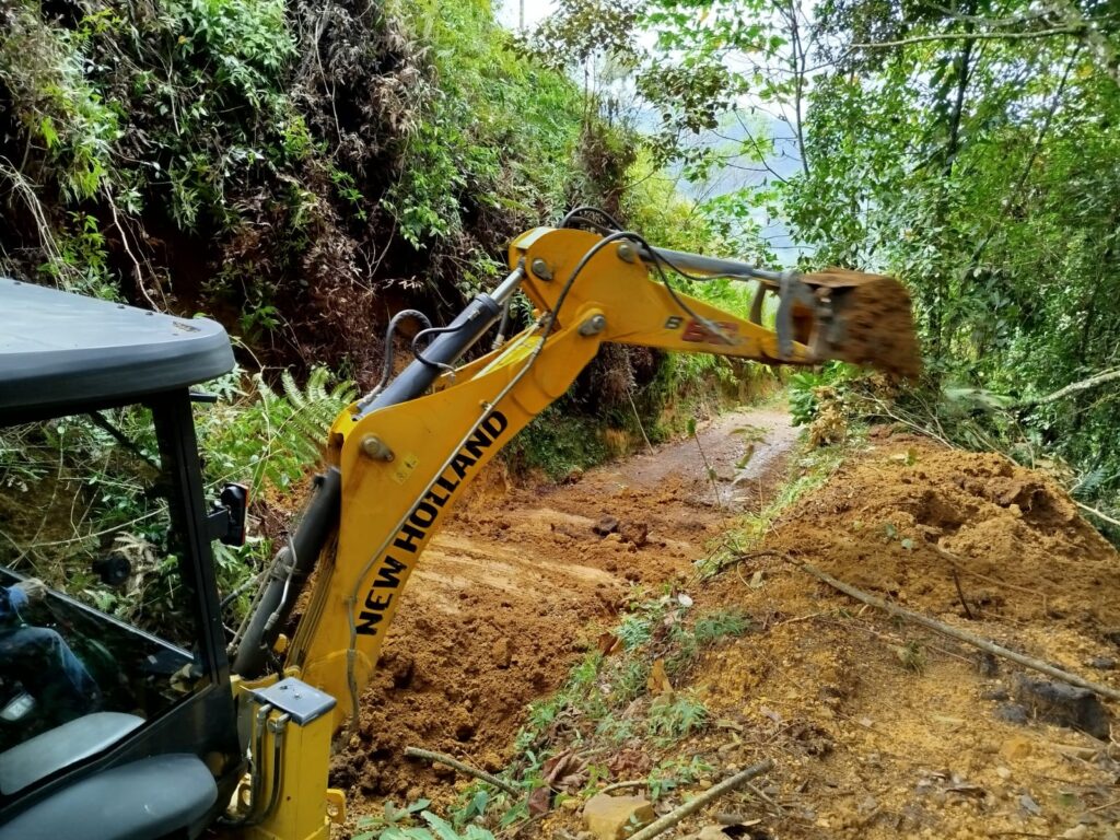 Obras Públicas garantiza conexión rural en Dosquebradas, pese a la emergencia invernal