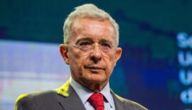 Uribe confirma que fue llamado a indagatoria por la Fiscalía por dos masacres y un homicidio