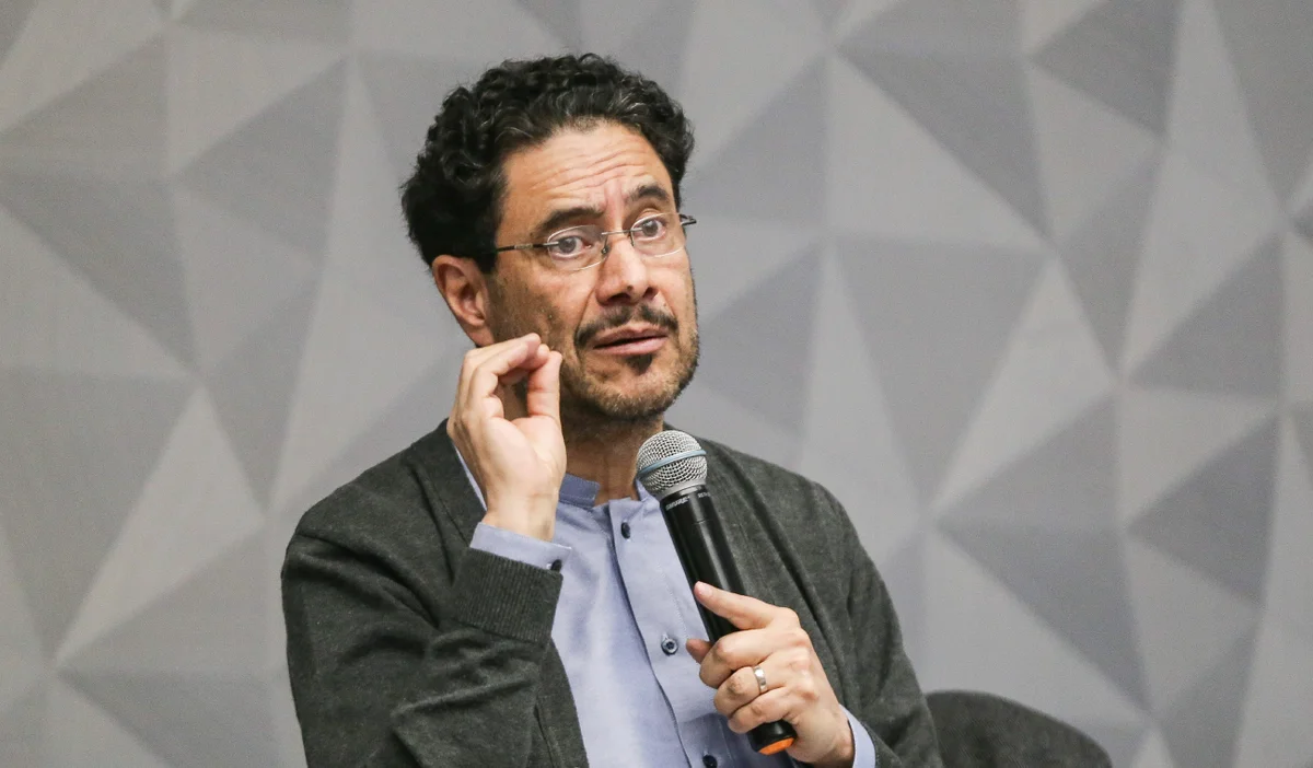 Conjueces del Centro Democrático y Partido Liberal definirán si Iván Cepeda va a la consulta de marzo