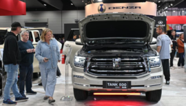 Automotriz china presenta su vehículo eléctrico en el cierre del Argentina Polo Tour