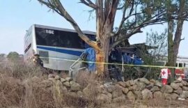 Al menos 9 muertos por accidente de autobús en centro de México