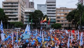 Desde una Plaza de Bolívar colmada en Pereira, Paloma Valencia anuncia mano dura y SOAT gratuito