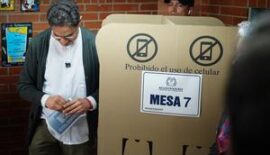 Iván Cepeda ejerció su derecho al voto y llamó a una participación masiva en las elecciones presidenciales