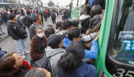 Capital ecuatoriana colapsa por protesta de transportistas que exigen alza de tarifas ante alto costo del diésel