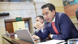 Julián López renuncia a la Presidencia de la Cámara y a su curul en el Congreso